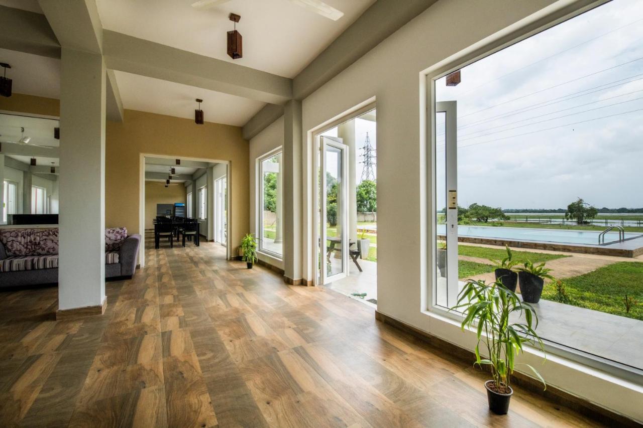 Chaarya Lake Hotell Tissamaharama Eksteriør bilde